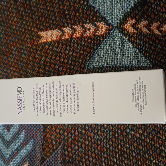 NASSIF MD Hydro-Screen Cream to Oil Moisturizer NIB - Picture 11 of 11